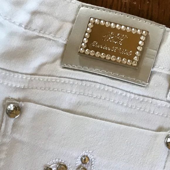 New - Distressed White Cropped Jeans - Picture 8 of 8